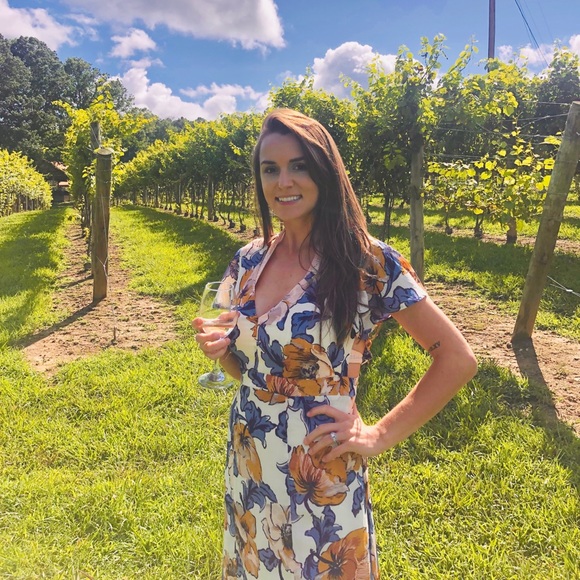 Meet your Posher, Lisa - Picture 1 of 1